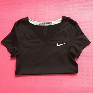 Nike Pro Short Sleeve Shirt in Black